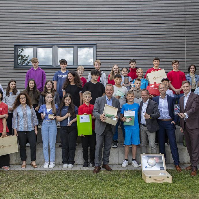 csm_UEbergabe_Klimakoffer__Mittelschule_Gaustadt_65_ba3f03c3bb